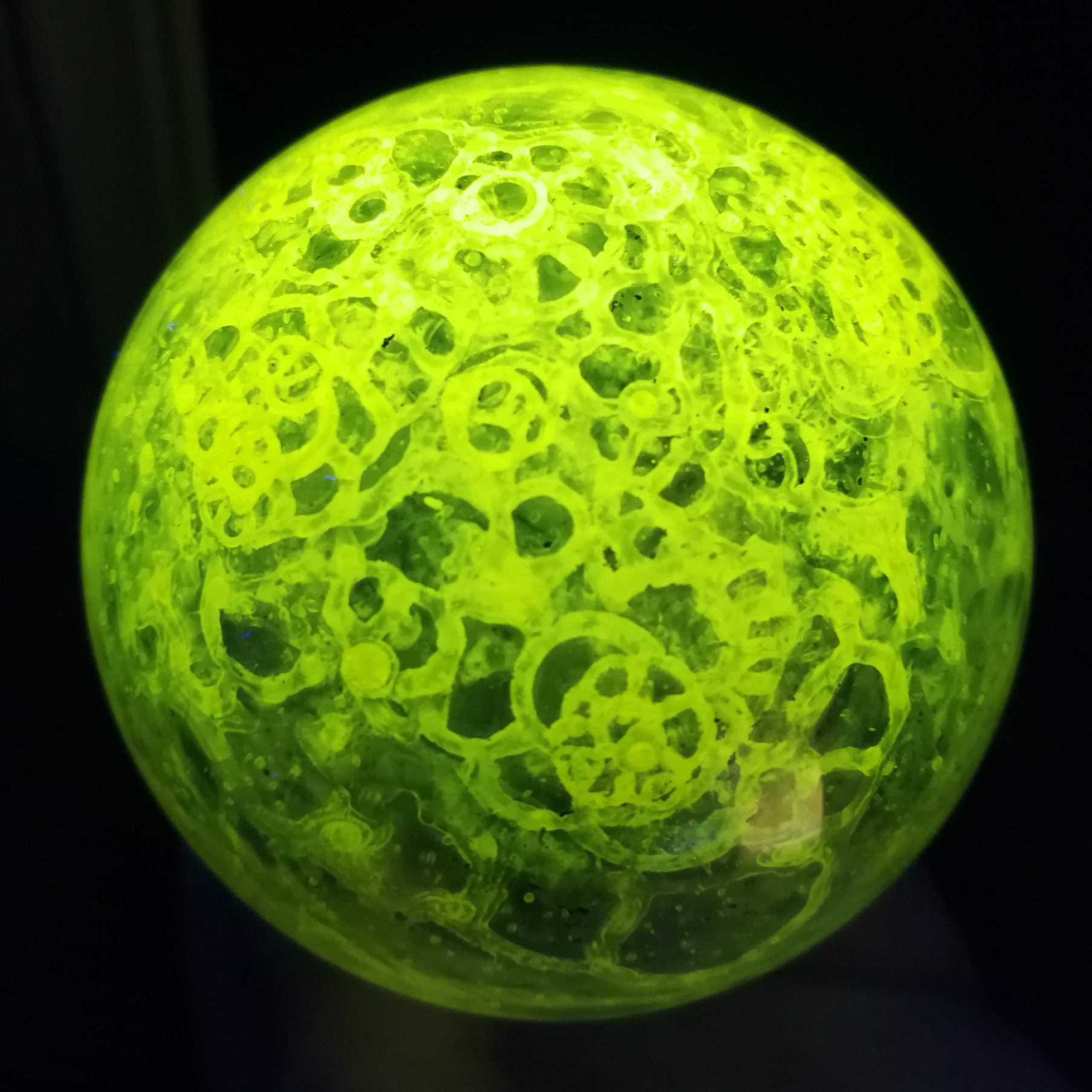 Glow from a distant planet